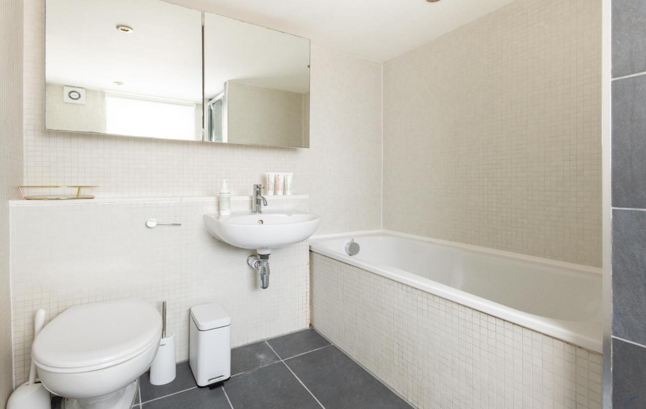 لندن The Euston Square Escape - Modern And Central 4Bdr Home المظهر الخارجي الصورة